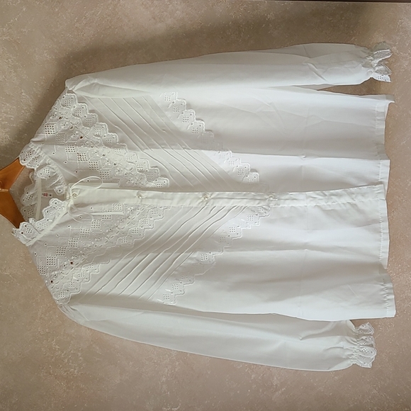 Vintage Button down lace blouse - Picture 4 of 13